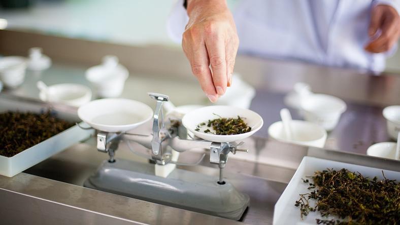 雷神山病区主任讲述:中医如何治愈重症新冠病人